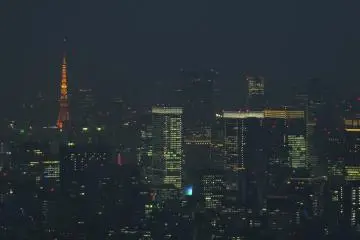 <p>ซูมให้เห็นโตเกียวทาวเวอร์ใกล้ๆ</p>