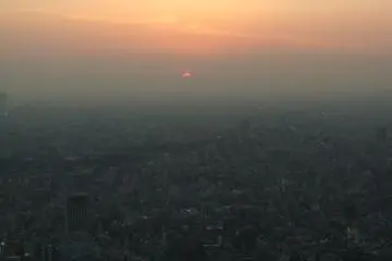 <p>พระอาทิตย์กำลังจะลาลับขอบฟ้า</p>