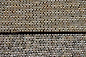 <p>Above the line are marketable pearls. Below are rejects.</p>