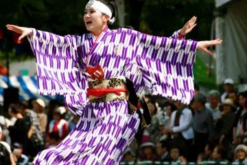 Kostum tradisional