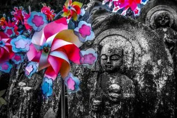 <p>In fact, there are row upon row of these interesting statues</p>