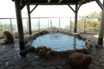 Una bello escenario natural donde puedes enjuagar tus preocupaciones. Tomada en el Hotel Kagura Ijika Daiichi