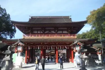 <p>ทางเข้าศาลเจ้าดาไซฟุ</p>