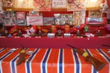 <p>ร้านรวงในงานวัดข้างทาง 3</p>