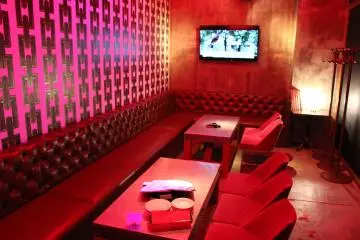 <p>Private rooms</p>