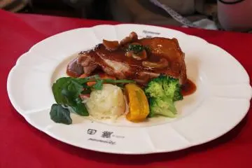 <p>Excellent dish using local chicken &ldquo;Awaodori&rdquo;</p>