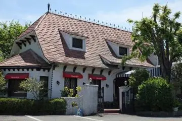 <p>Front of the restaurant</p>