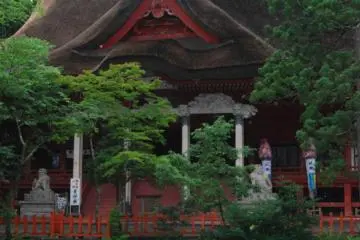 Sanjin Gosaiden, the largest wooden building with a thatched roof in Japan.