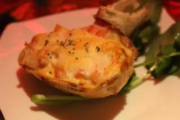 <p>A stuffed crab claw</p>