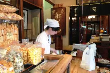 <p>Experience traditional family hospitality at Funashiya's&nbsp;confectionery store.</p>