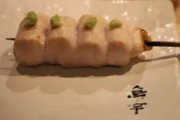<p>Lightly cooked yakitori with wasabi</p>