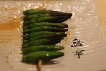 <p>Small green peppers</p>