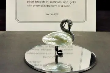 <p>Swan brooch made from a fresh water pearl</p>