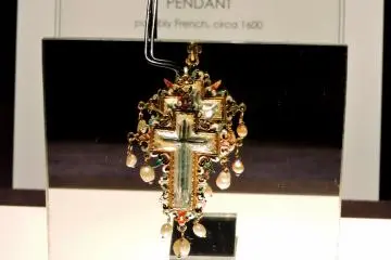 <p>Elegant European pendant from about 1600</p>
