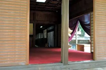 Pemandangan bagian dalam kuil