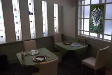<p>Glassware and stained glass</p>