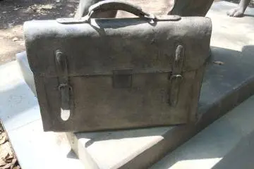 Professor Ueno's briefcase