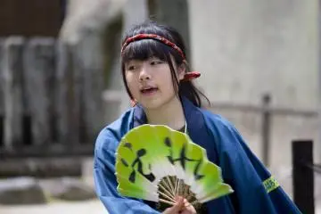 <p>One of the sparrow dancers</p>