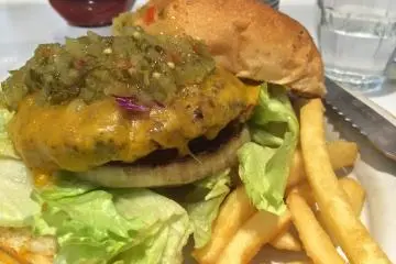 <p>Cheeseburger with everything on it!</p>