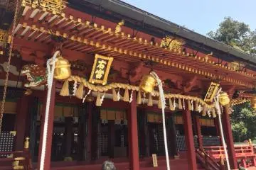 <p>The main worship hall at Shiogama Shrine</p>