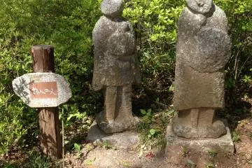 <p>There are several of these statues throughout the garden.</p>