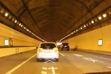 <p>Inside the tunnel</p>