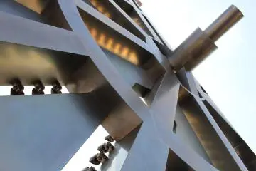 <p>The cutter face from the slurry shield machine used to drill the tunnel &ndash; now a momument at Umihotaru.</p>