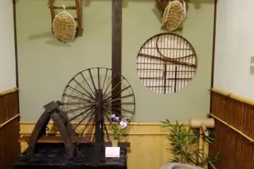 <p>An alcove decorated with traditional items</p>