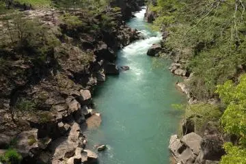 <p>The gorge is absolutely GORGE-ous!</p>