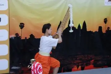 <p>Traditional music performance</p>