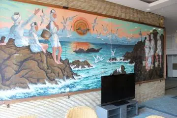 Ama diver art overlooking the main lounge