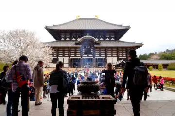 나라공원 안의 큰 절, 도다이지(東大寺)
