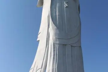 <p>Tokyowan Kannon&nbsp;at 56 metres&nbsp;high</p>