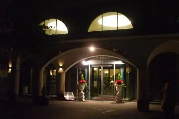 The peaceful atmosphere of the front entrance. (Photo: Youko Tanaka)