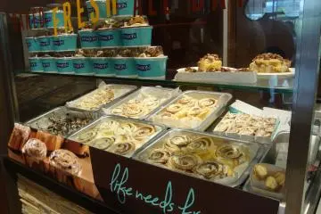 Saitama's Best Cinnabon Roll [Tutup]
