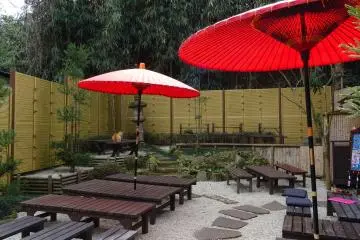 <p>ร้านอาหารบนเกาะเอะโนะชิมะ</p>