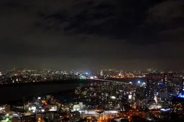 <p>우메다 스카이 빌딩에서 바라본 야경</p>