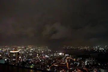 <p>우메다 스카이 빌딩 옥외에서 바라본 야경</p>