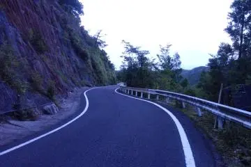 <p>Une route totalement d&eacute;serte...</p>
