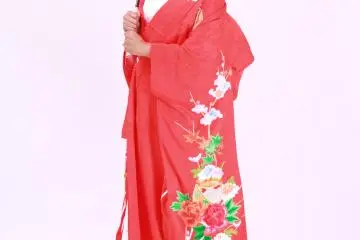 <p>Full length image wearing the&nbsp;"Uchikake" style kimono and parasol prop</p>