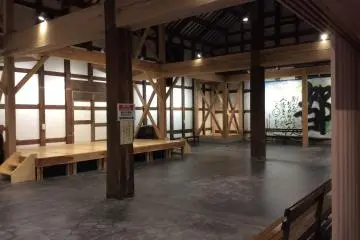 <p>One of the storehouses is used for live music.&nbsp;</p>