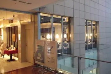 <p>More of the restaurant floor</p>
