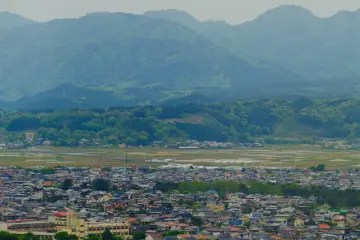 <p>Views into yonder mountainscapes</p>
