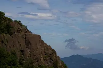 저멀리 등산하는 것은 어떨까?