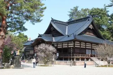 본전 전경
