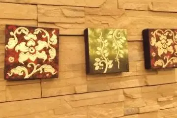 <p>Some of the decor on the walls</p>