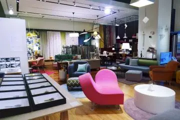 <p>Chic and colorful designs and products on display in this beautiful interior design store&nbsp;</p>