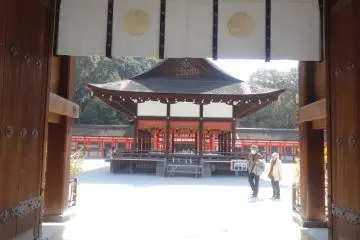 <p>อาคารไมโดะโนะมองจากประตูชั้นใน</p>