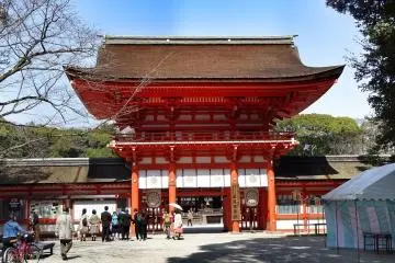 <p>ประตูโระมอน (Romon) ซึ่งมีลักษณะเหมือนหอคอย</p>