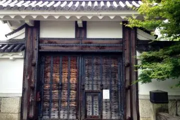 The main castle gate.
